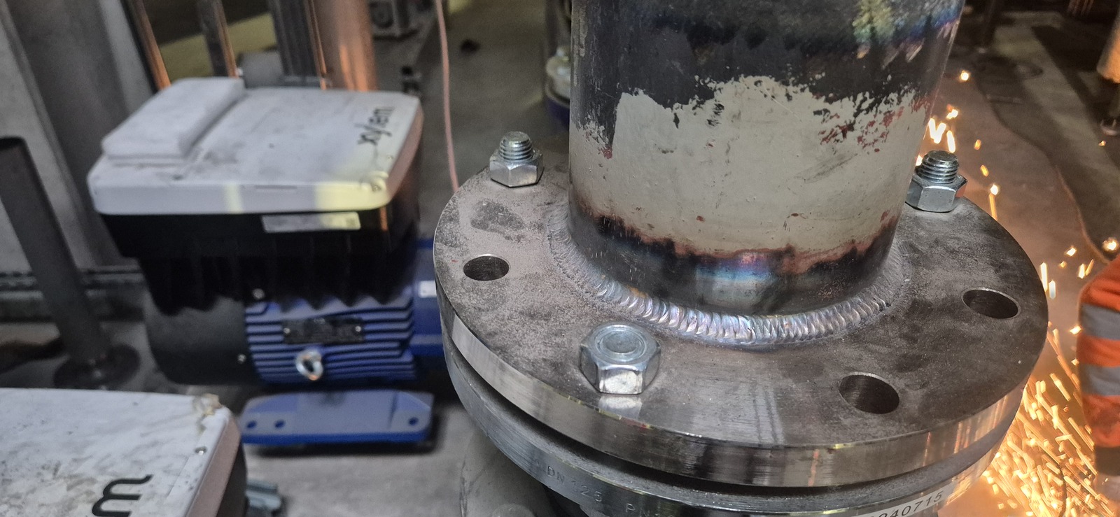 Zdjęcie przedstawiające zlecenie 'Instalacja wody lodowej dla producenta sprzętu medycznego Nemera Szczecin'