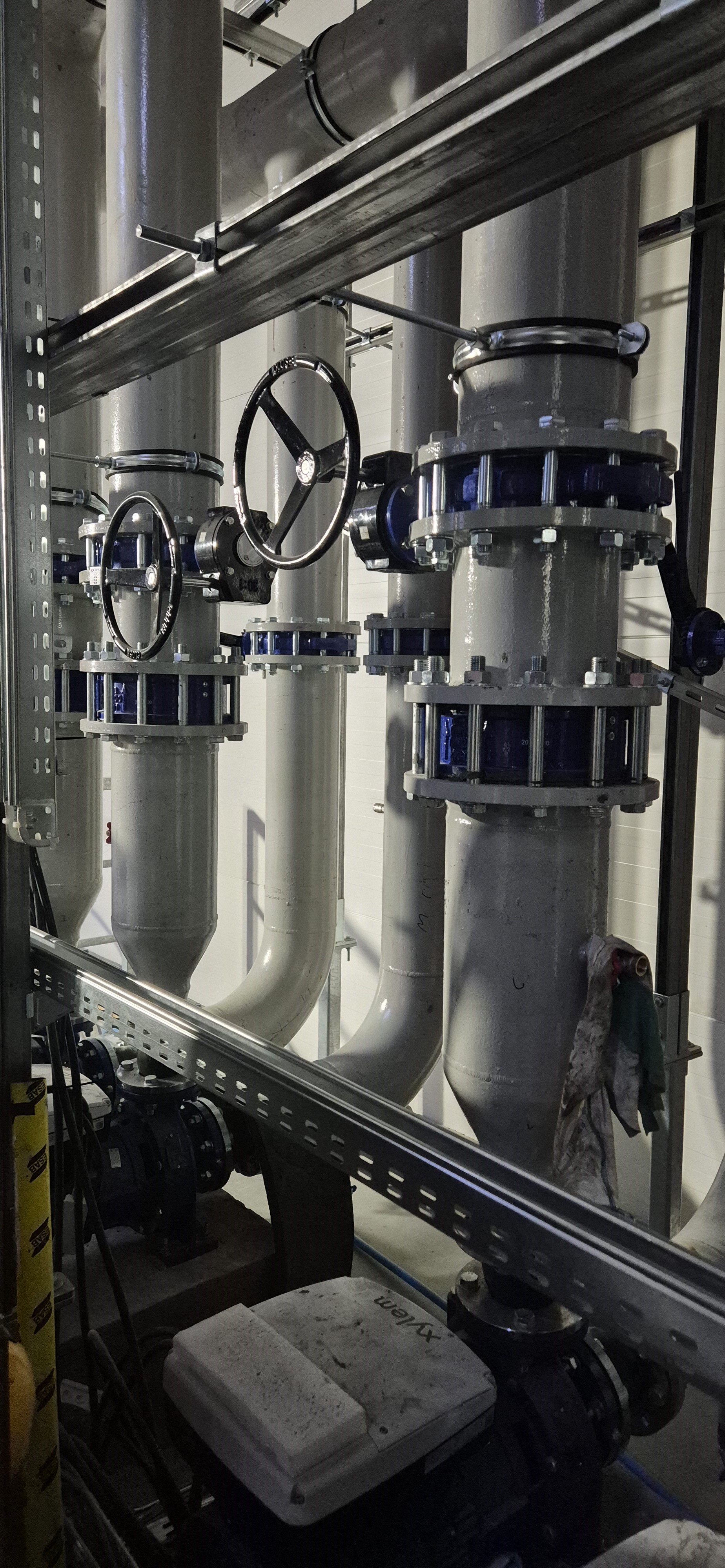 Zdjęcie przedstawiające zlecenie 'Instalacja wody lodowej dla producenta sprzętu medycznego Nemera Szczecin'