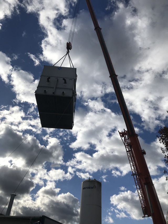 Zdjęcie przedstawiające zlecenie 'Demontaż i montaż - skraplacz wyparny NH3 w przetwórni warzyw 'Allmiz' Sp. z o.o. w Dęblinie'