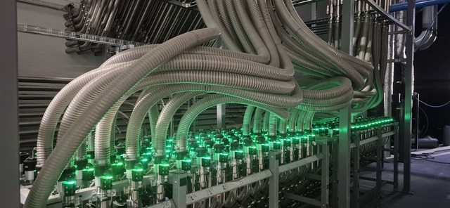 Zdjęcie przedstawiające instalację podajników systemowych.